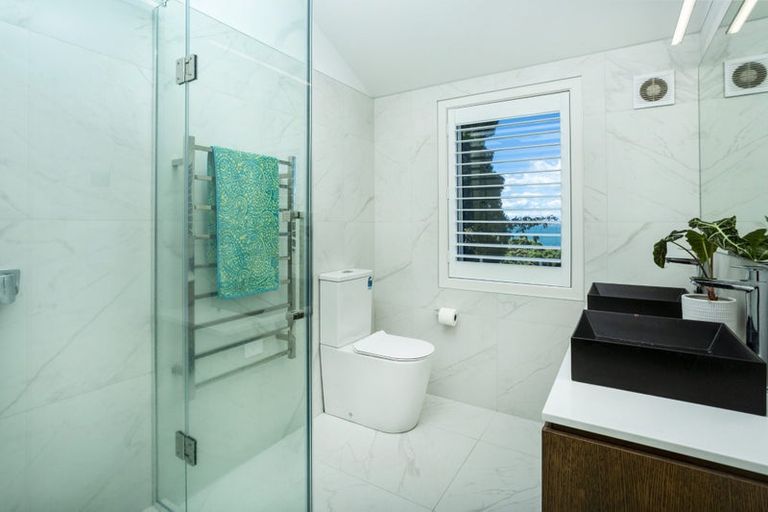 Photo of property in 4/92 Churchill Road, Murrays Bay, Auckland, 0630