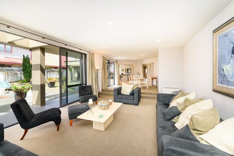 Photo of property in 4 The Strand, Fitzherbert, Palmerston North, 4410