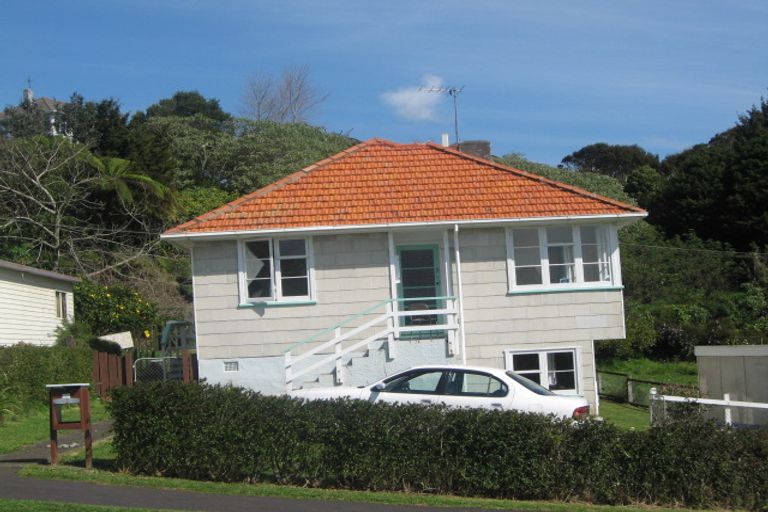 Photo of property in 82 Glenpark Avenue, Frankleigh Park, New Plymouth, 4310
