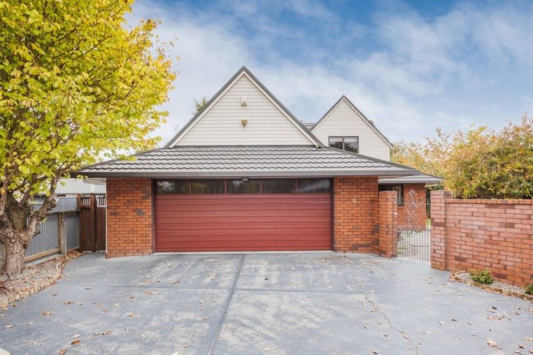 Photo of property in 8 Harrow Place, Hokowhitu, Palmerston North, 4410