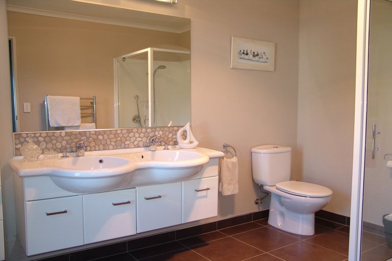 Photo of property in 33 Mangauika Road, Pirongia, Te Awamutu, 3876