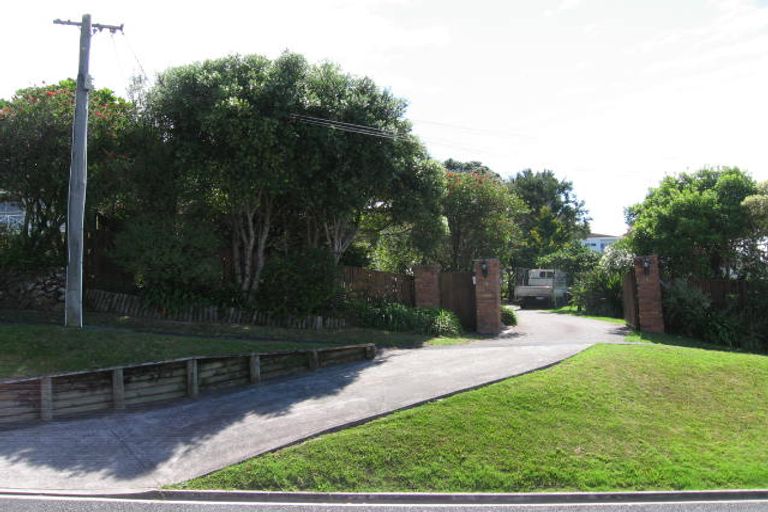 Photo of property in 14 Auld Street, Torbay, Auckland, 0630