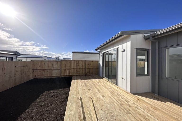 Photo of property in 21 Fredrick Hanson Road, Papakura, 2110