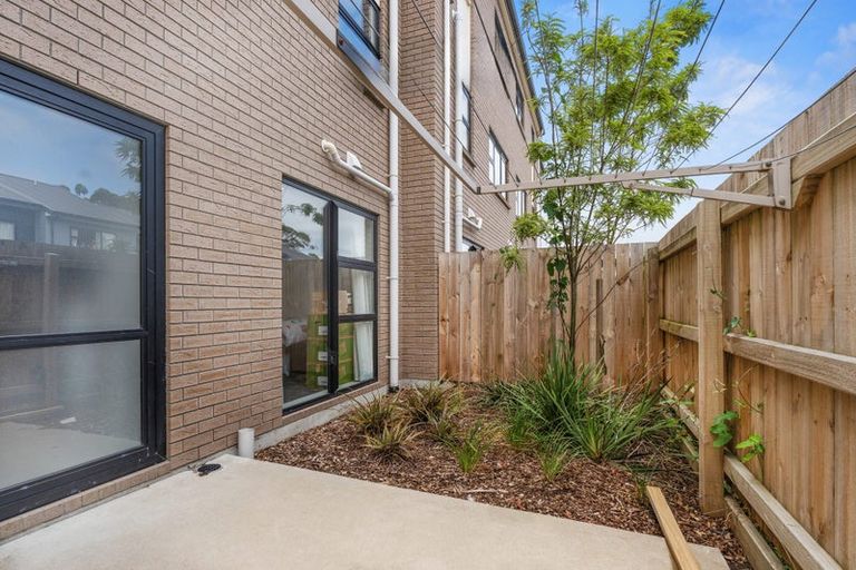 Photo of property in 1 Taruna Lane, Manukau, Auckland, 2104