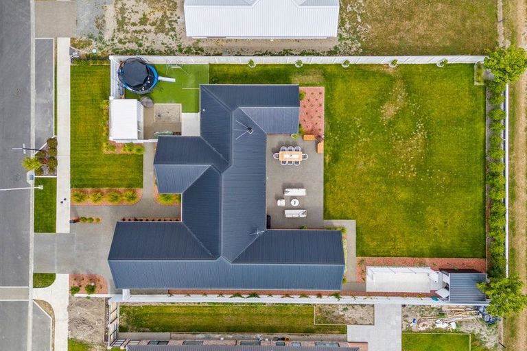 Photo of property in 28 Whitehall Drive, Springlands, Blenheim, 7201