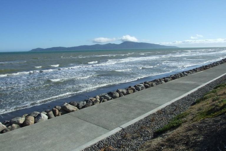 Photo of property in 31b The Esplanade, Raumati South, Paraparaumu, 5032