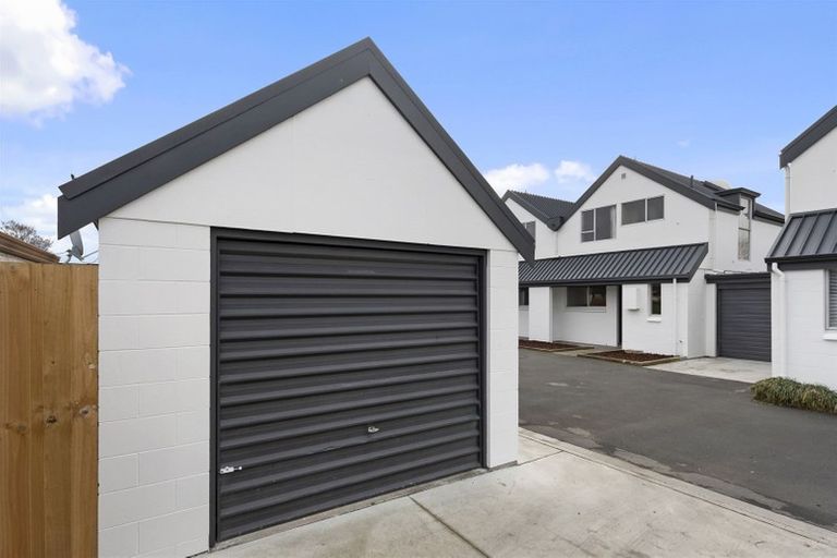 Photo of property in 2/33 Pavitt Street, Richmond, Christchurch, 8013