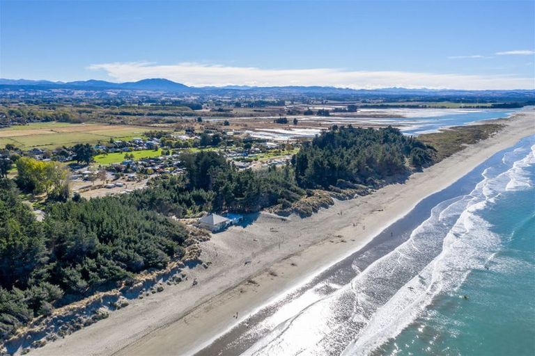 Photo of property in 88 Queens Avenue, Waikuku Beach, 7402