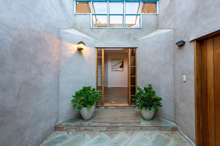 Photo of property in 6 Muritai Road, Milford, Auckland, 0620