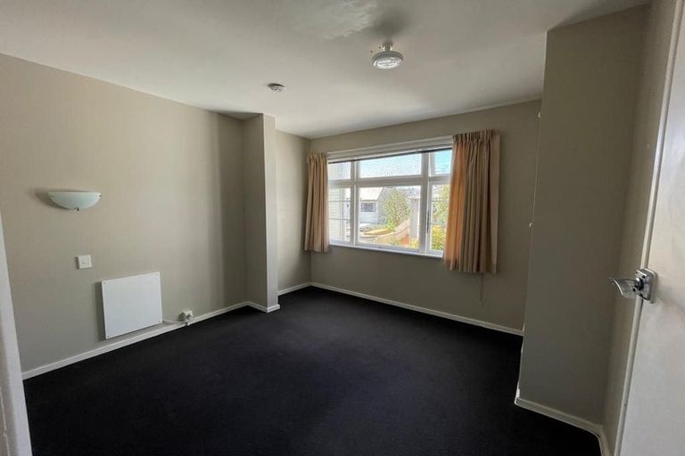 Photo of property in 6 Rixon Grove, Mount Victoria, Wellington, 6011