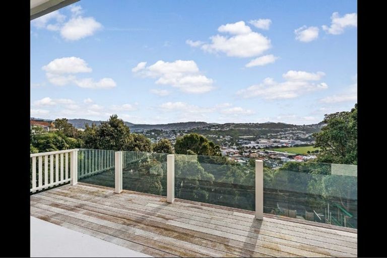 Photo of property in 147 Seatoun Heights Road, Miramar, Wellington, 6022