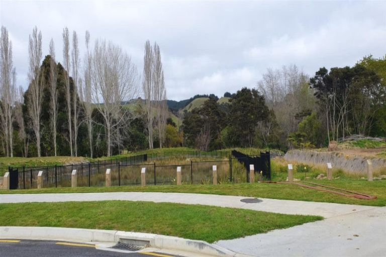 Photo of property in 5 Mataikokako Loop, Kawakawa Bay, 2585