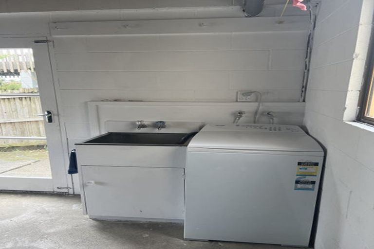 Photo of property in 9 Heaton Grove, Chatswood, Auckland, 0626