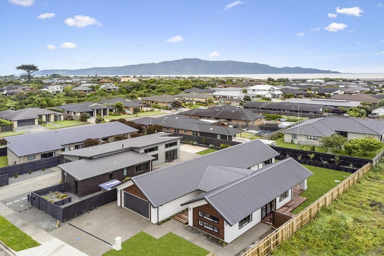 Photo of property in 99 The Drive, Paraparaumu Beach, Paraparaumu, 5032