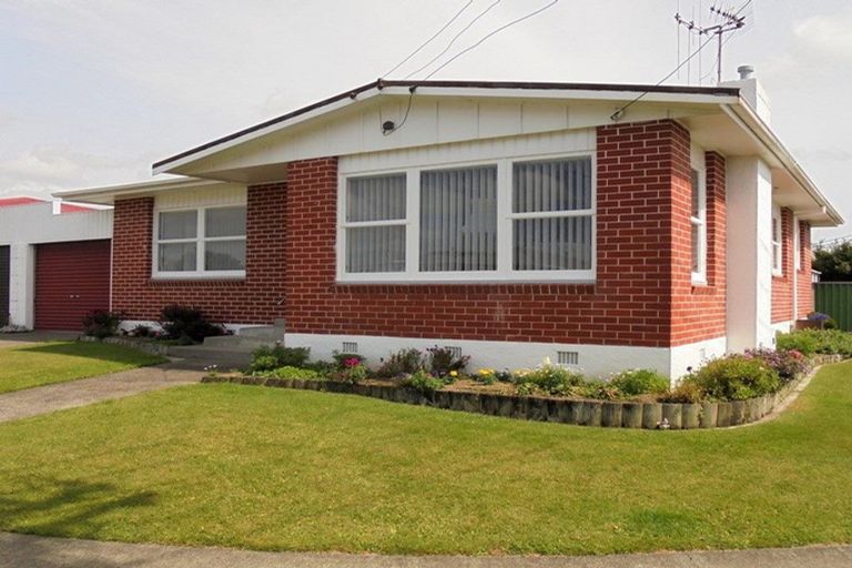 Photo of property in 18 Karaka Crescent, Levin, 5510