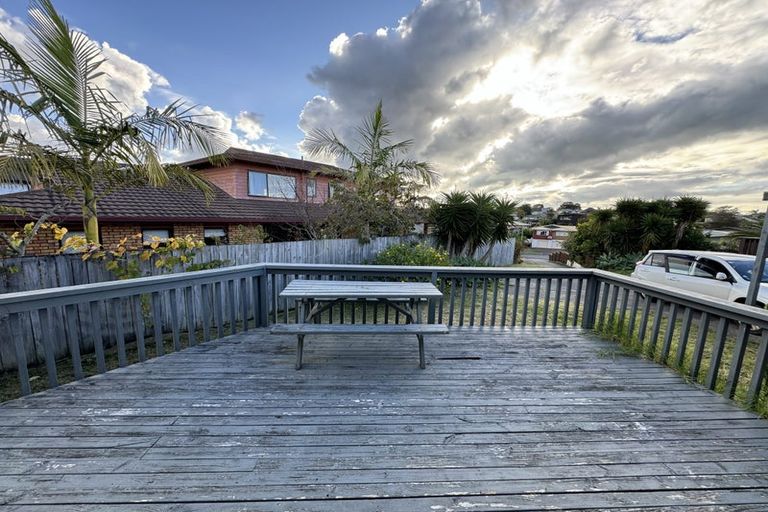 Photo of property in 2/14 Colum Place, Bucklands Beach, Auckland, 2014