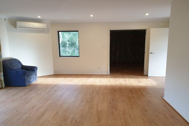 Photo of property in 28 Lomas Way, Albany, Auckland, 0632