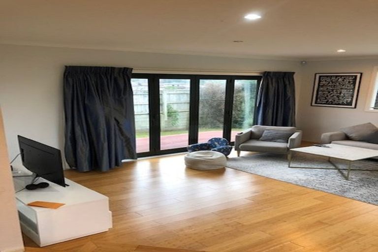 Photo of property in 5 Catlins Glen, Aotea, Porirua, 5024