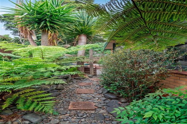 Photo of property in 1/11 Eugenia Rise, Totara Heights, Auckland, 2105