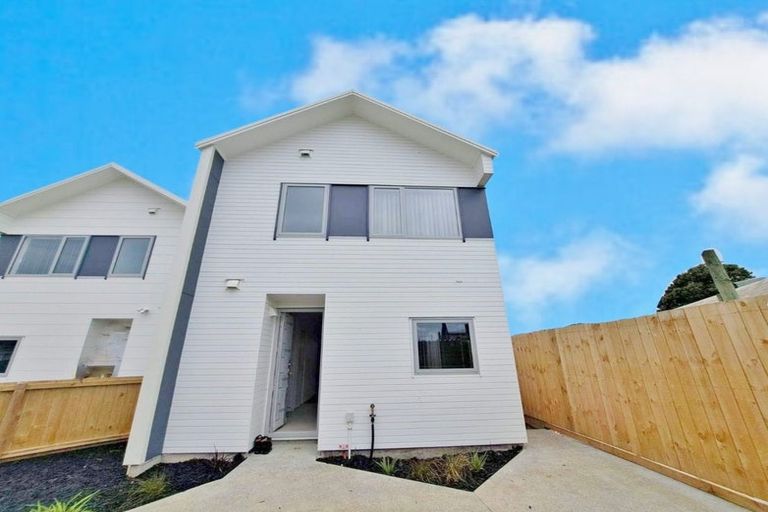 Photo of property in 15c Chadwick Crescent, Mangere East, Auckland, 2024
