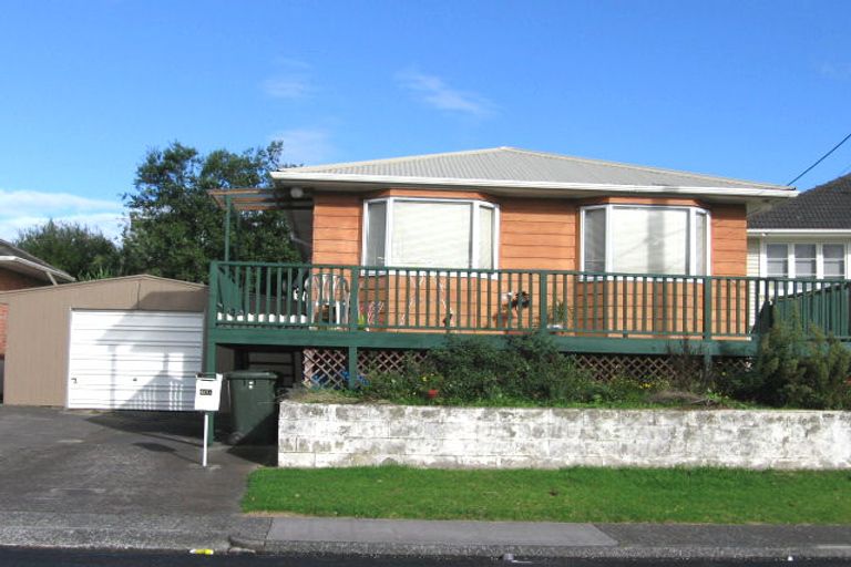 Photo of property in 1/40 Vodanovich Road, Te Atatu South, Auckland, 0610