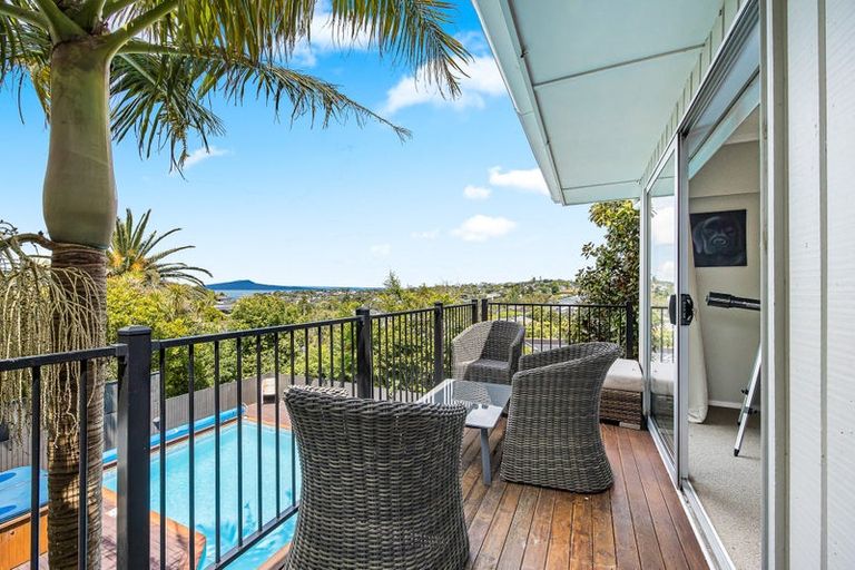 Photo of property in 14a Kowhai Road, Campbells Bay, Auckland, 0630