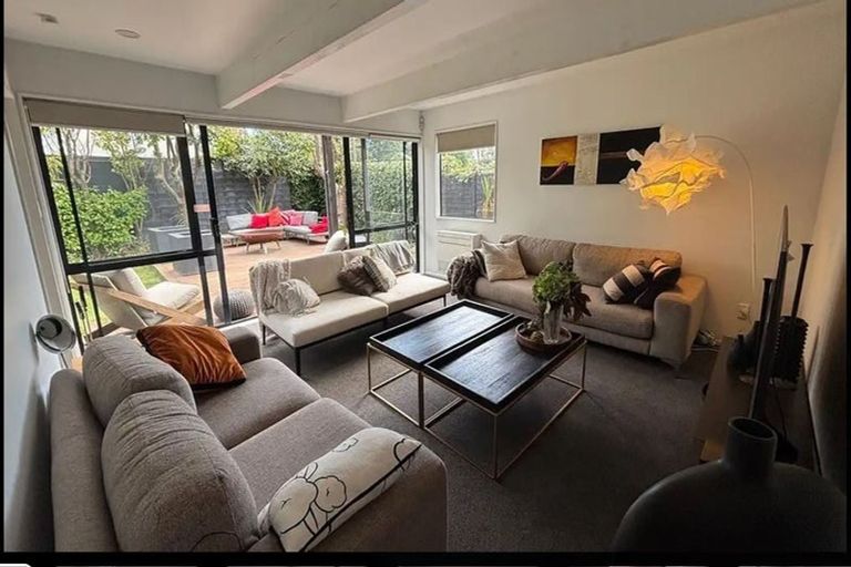 Photo of property in 2/14 Taylors Avenue, Bryndwr, Christchurch, 8052