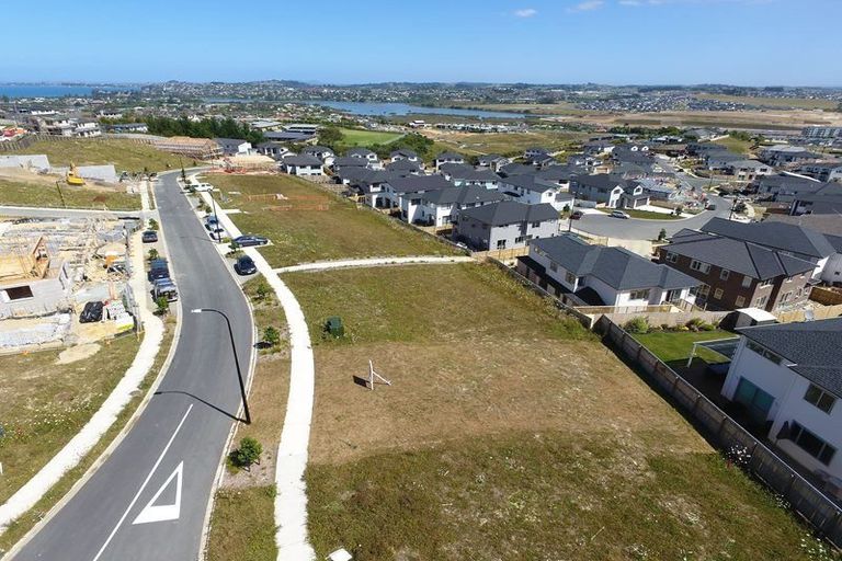 Photo of property in 47 Ascension Crescent, Orewa, 0931