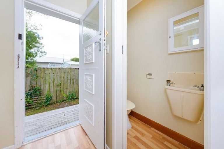 Photo of property in 39a Harrington Road, Henderson, Auckland, 0610