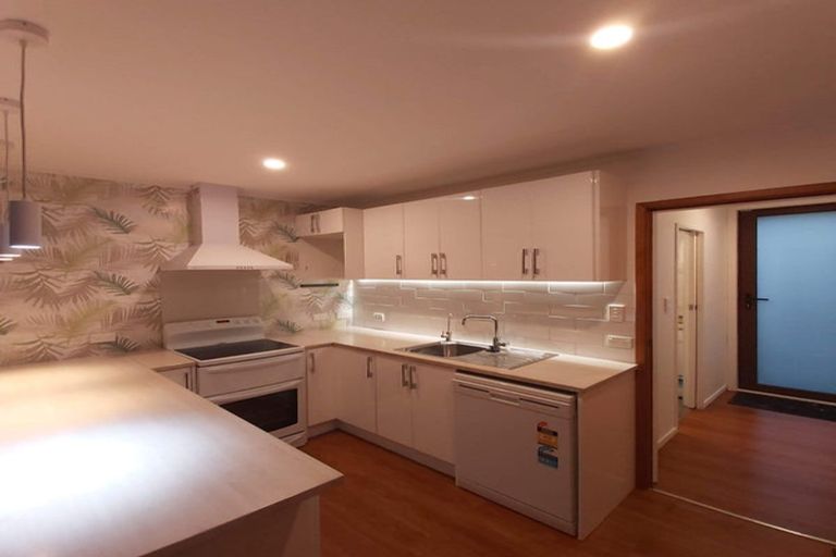 Photo of property in 2/249 Muritai Road, Eastbourne, Lower Hutt, 5013