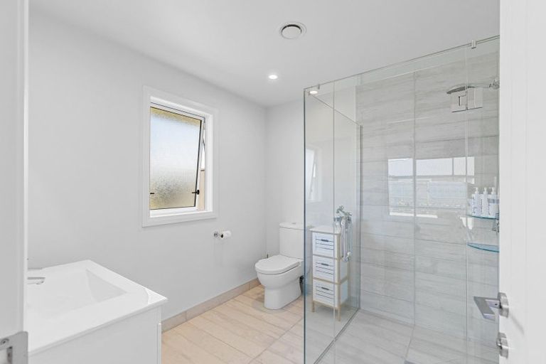 Photo of property in 6 Atlantic Drive, Fitzherbert, Palmerston North, 4410