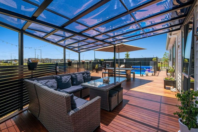 Photo of property in 87 Argent Lane, Wainui, 0932