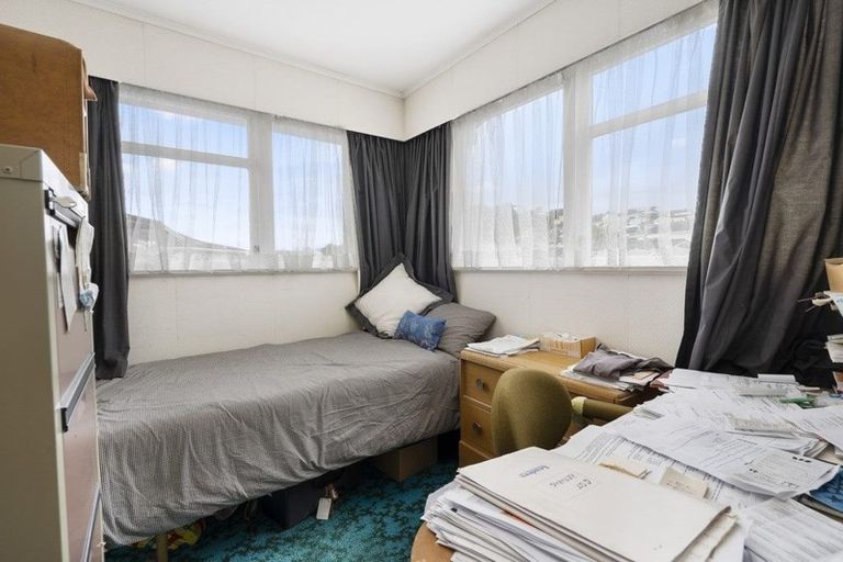 Photo of property in 24 Westview Grove, Miramar, Wellington, 6022