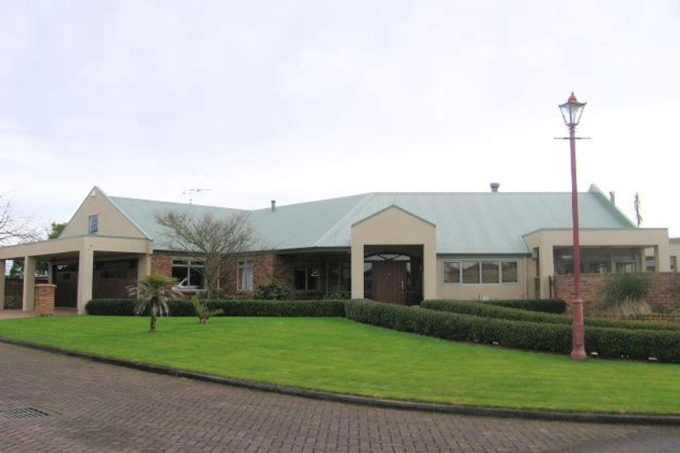 Photo of property in 2 Roberts Way, Flagstaff, Hamilton, 3210