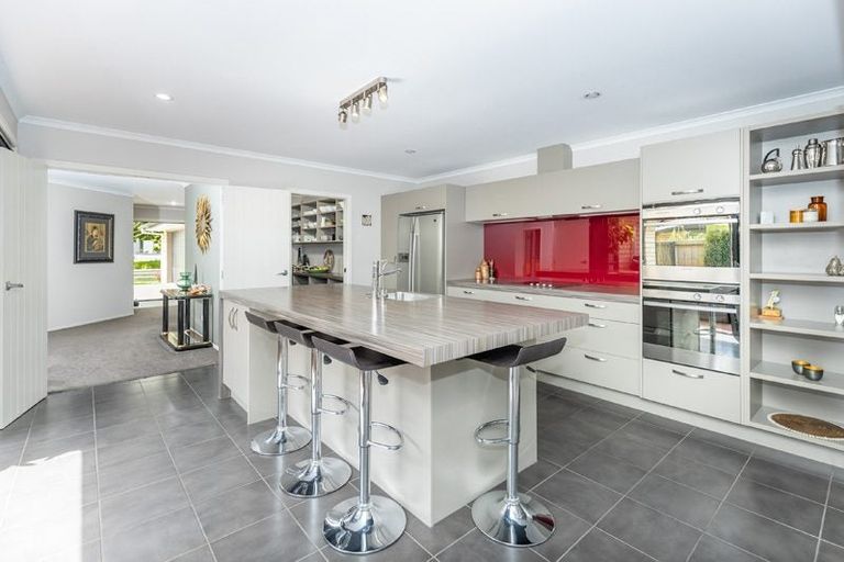 Photo of property in 8 Compton Grove, Huntington, Hamilton, 3210