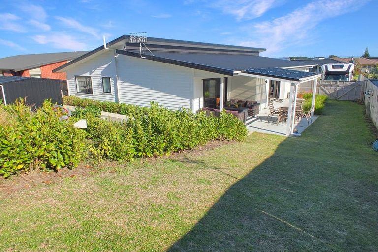 Photo of property in 17 Oxnam Place, Foxton Beach, Foxton, 4815
