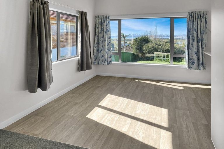 Photo of property in 217 Te Atatu Road, Te Atatu South, Auckland, 0610