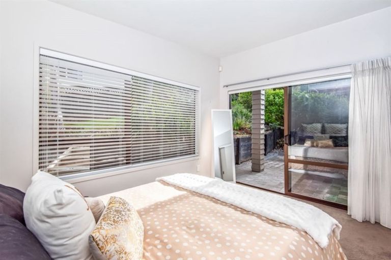 Photo of property in 4/9 Korotaha Terrace, Rothesay Bay, Auckland, 0630