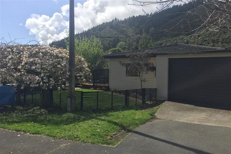 Photo of property in 16 Robinson Road, The Brook, Nelson, 7010