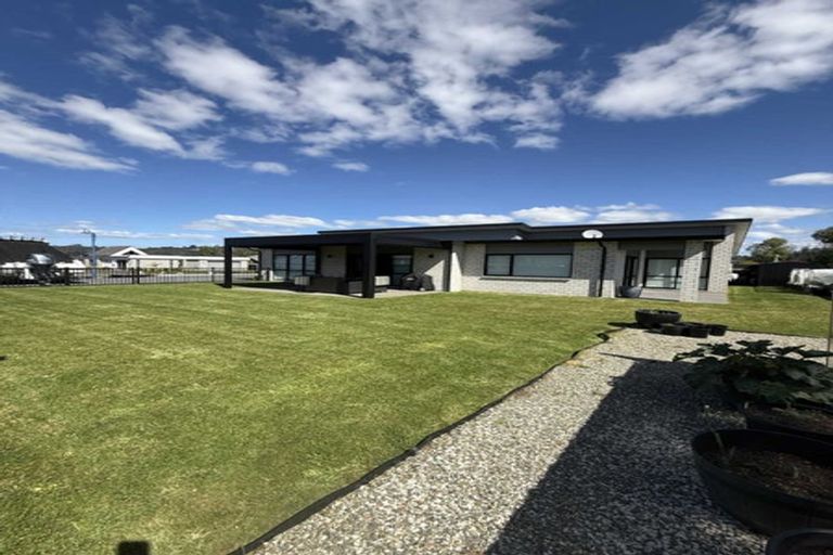 Photo of property in 9 Lady Jocelyn Place, Whitianga, 3510