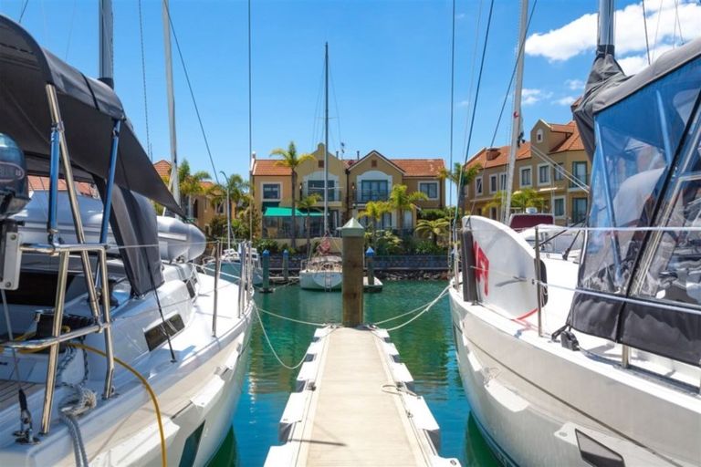 Photo of property in 21 Rue D' Amarres, Gulf Harbour, Whangaparaoa, 0930