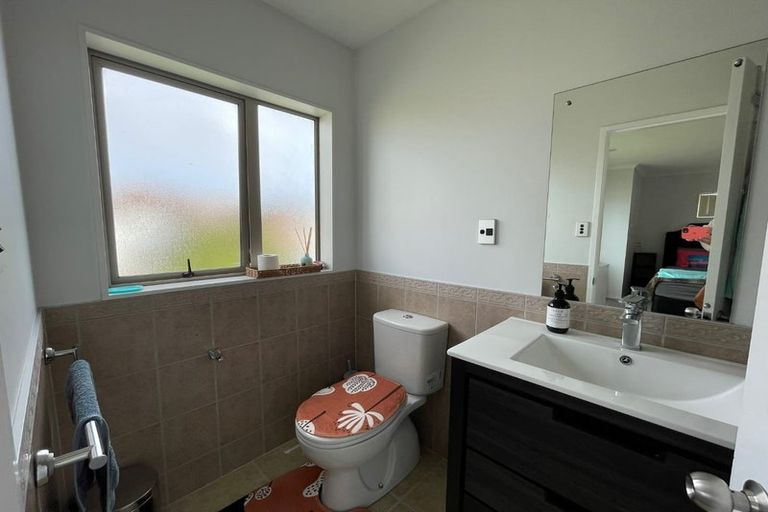 Photo of property in 15 Maypark Crescent, Flat Bush, Auckland, 2016