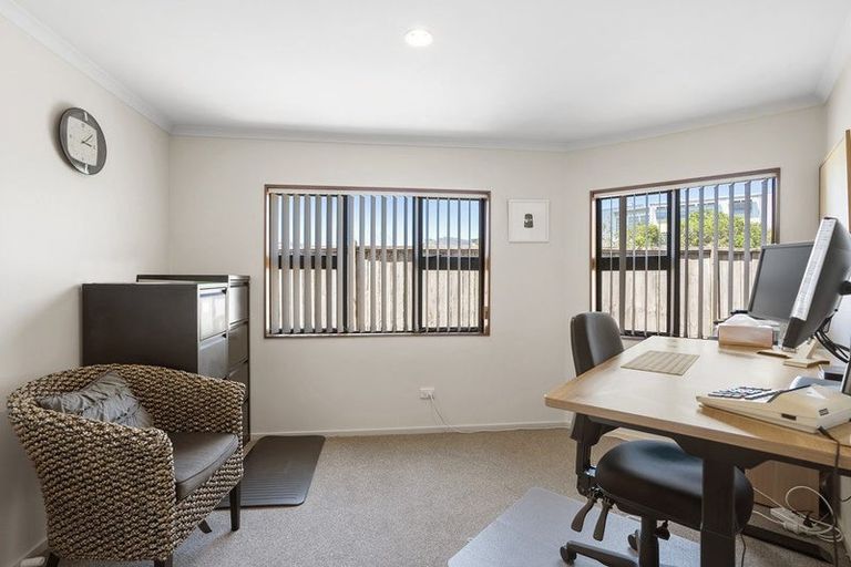 Photo of property in 70 Palmgreen Court, Stanmore Bay, Whangaparaoa, 0932