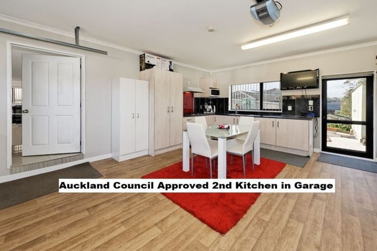 Photo of property in 14 Bradnor Meadows Drive, Swanson, Auckland, 0612