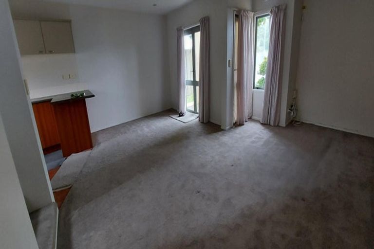 Photo of property in 1 Mt Lebanon Lane, Henderson, Auckland, 0612