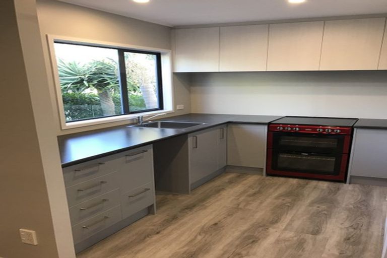 Photo of property in 105 Sandspit Road, Shelly Park, Auckland, 2014