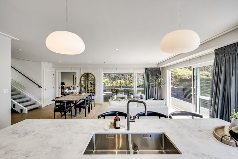 Photo of property in 71 Oak Road, Poraiti, Napier, 4112