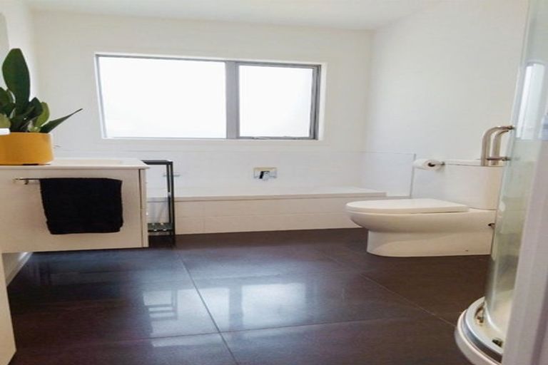 Photo of property in 60a Brois Street, Frankleigh Park, New Plymouth, 4310