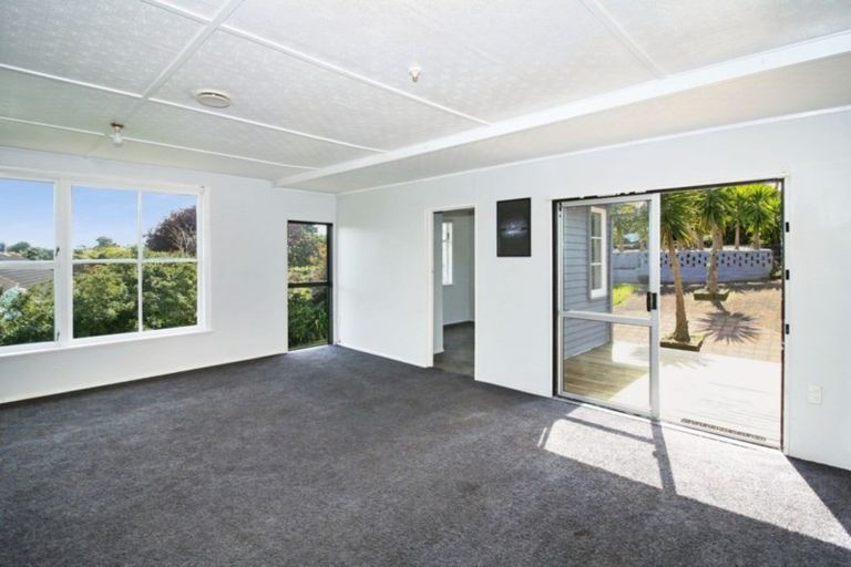 Photo of property in 90 Cook Street, Marfell, New Plymouth, 4310