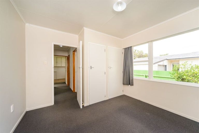 Photo of property in 2 Leslie Avenue, Cloverlea, Palmerston North, 4412